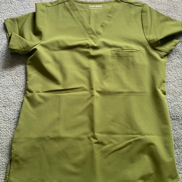 Mandala Olive Green Scrub Set - Sz M - Picture 6 of 6